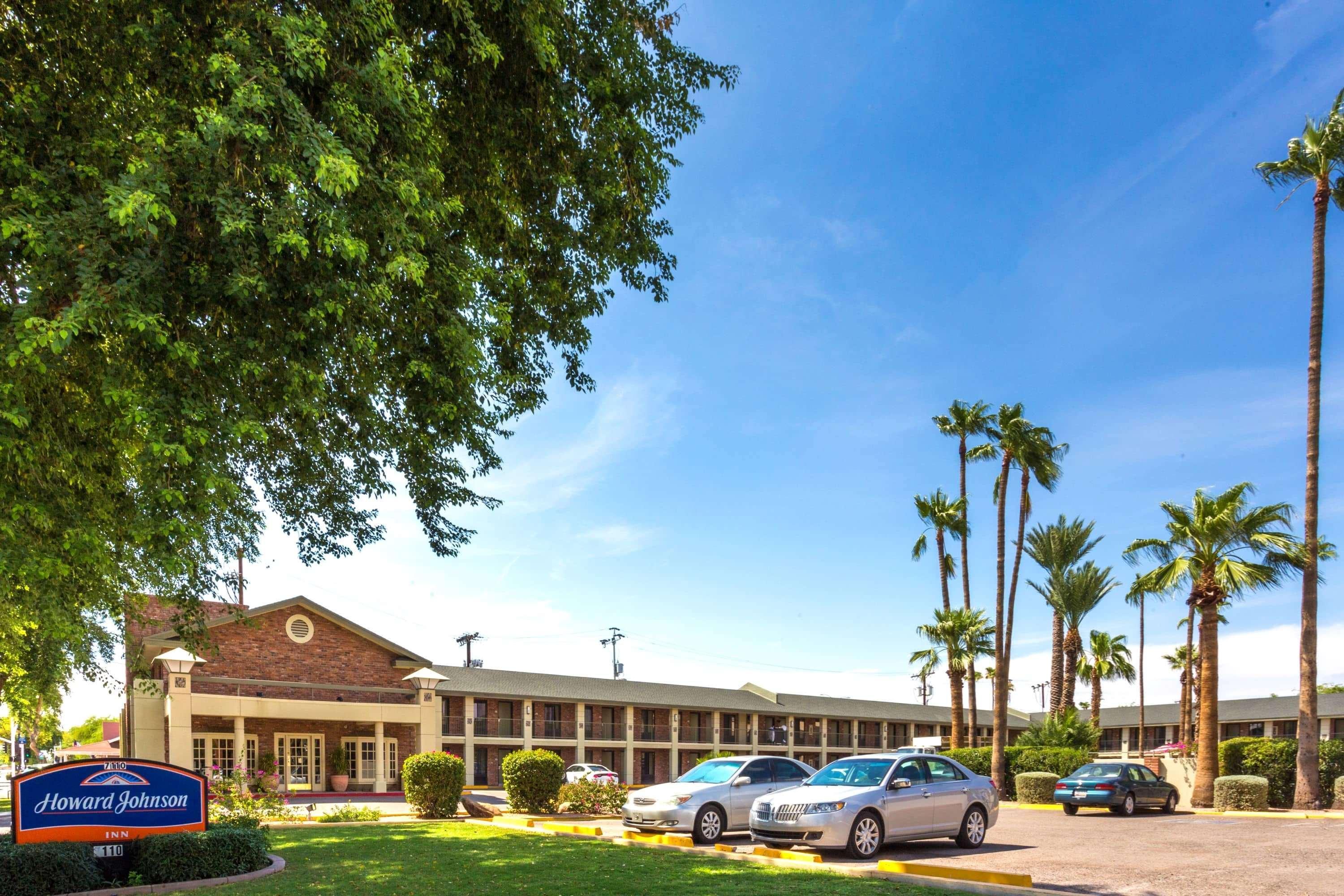 Howard Johnson By Wyndham Scottsdale Old Town Hotel Buitenkant foto